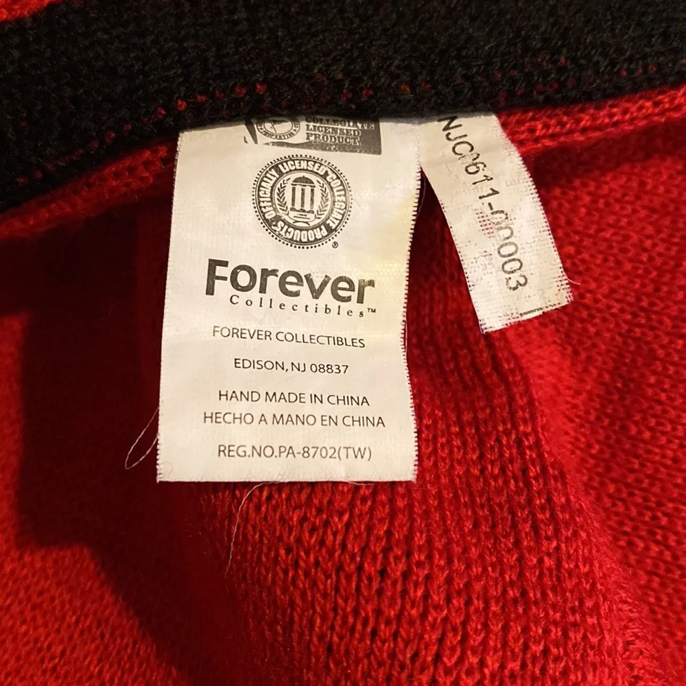 ~Forever Collectibles~ Arkansas Razorback Hooded Scarf with Pockets